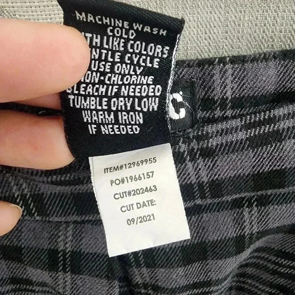 Hot Topic Gray Plaid Gothic Mini Skirt Women's L - Picture 7 of 8